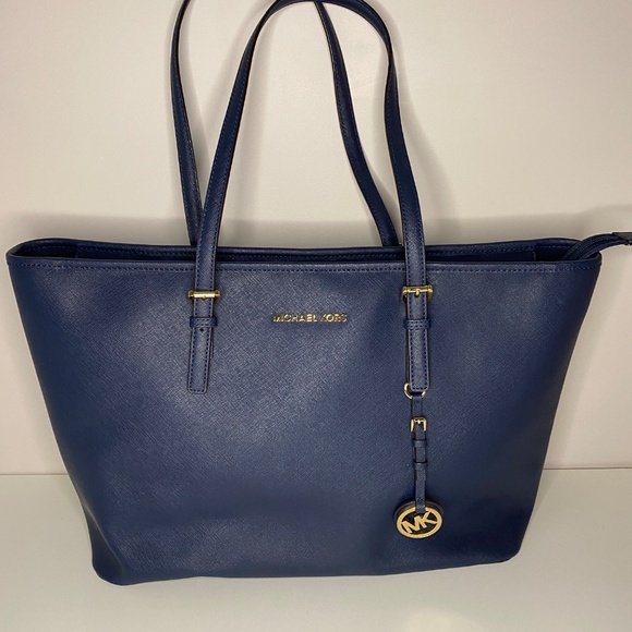 🔥Michael Kors Jet Set Navy Blue Shoulder Bag in Saffiano Leather - Picture 5 of 14